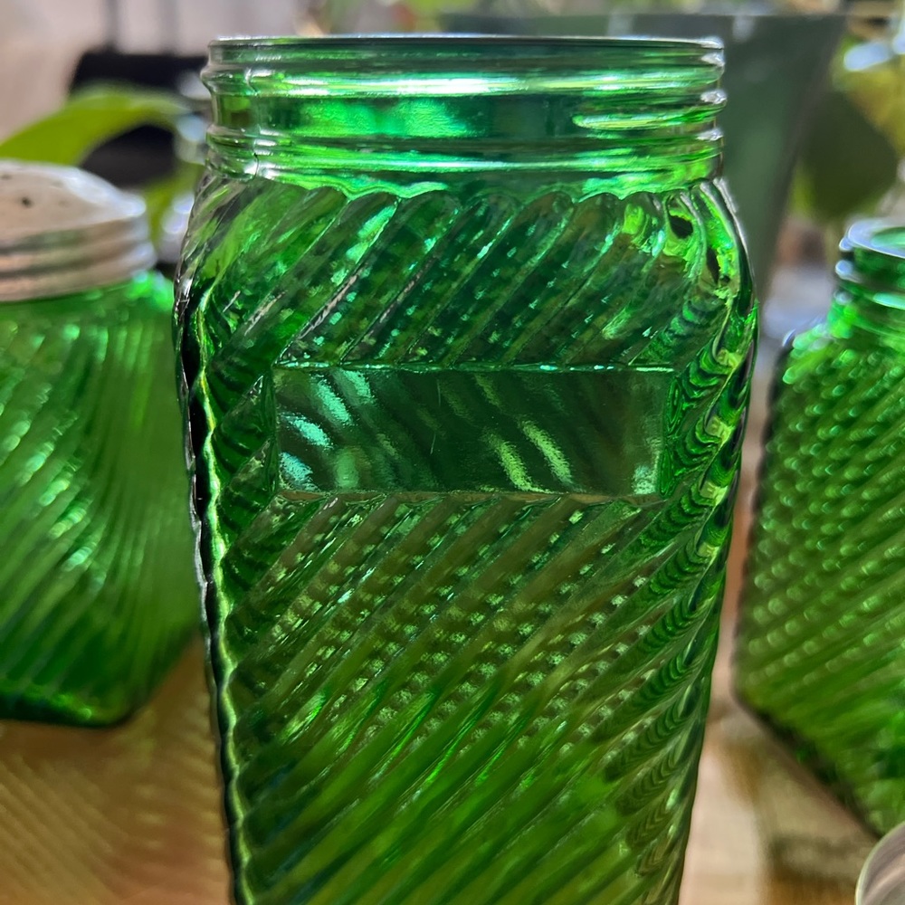 Set of Three Owen’s-Illinois Green Depression Glass Canisters - Picture 7 of 8
